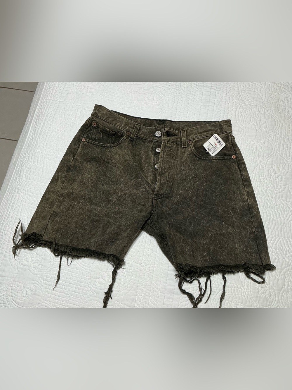 EUC Levi's 501 Urban Renewal Acid Wash Cutoff Shorts Gray/Green Denim W32